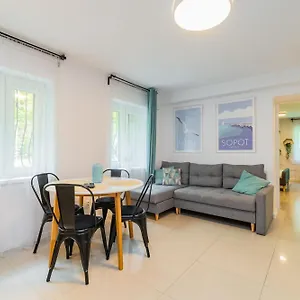 W Sopocie W Przyziemiu · Basement · Apartament